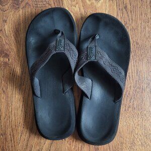 Classic Black Reef Flip-flops, size 7-8